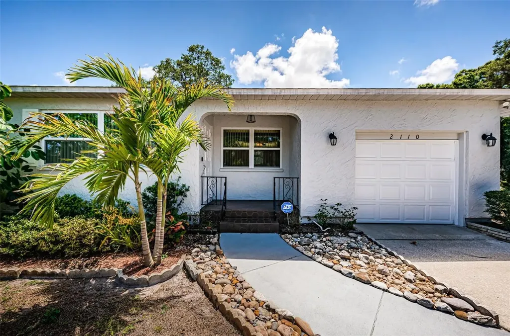 2110 57th Avenue N St Petersburg FL 33714