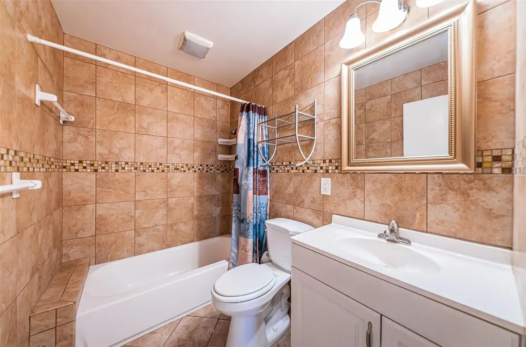 2110 57th Avenue N St Petersburg FL 33714