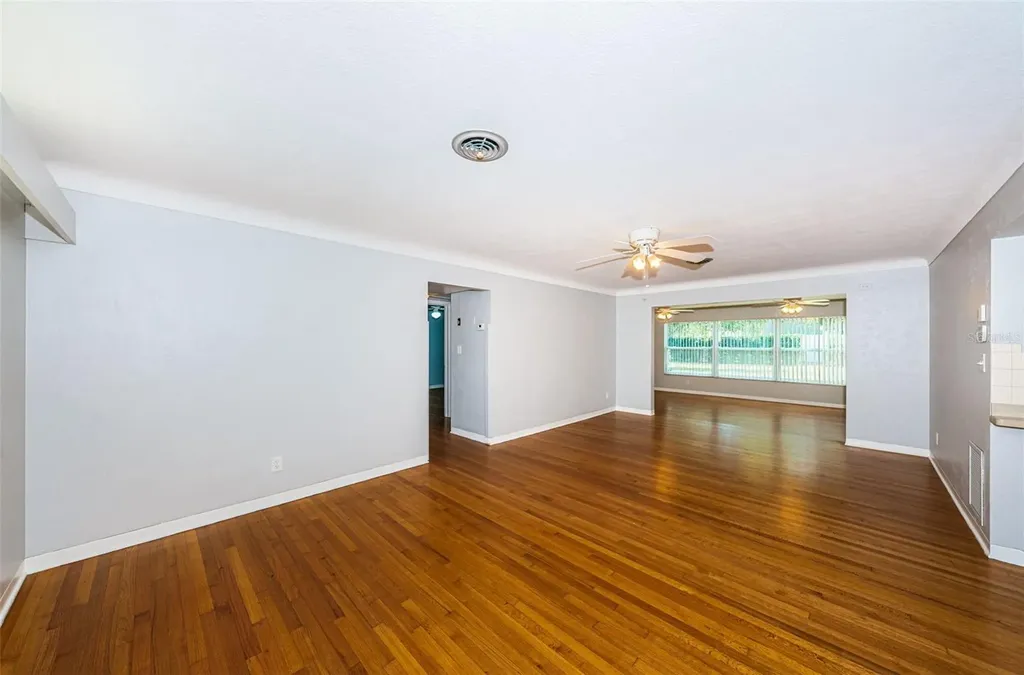 2110 57th Avenue N St Petersburg FL 33714
