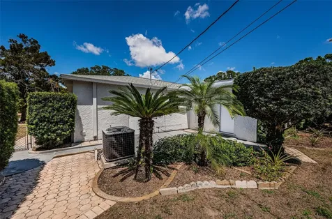 2110 57th Avenue N St Petersburg FL 33714