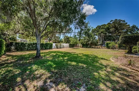 2110 57th Avenue N St Petersburg FL 33714