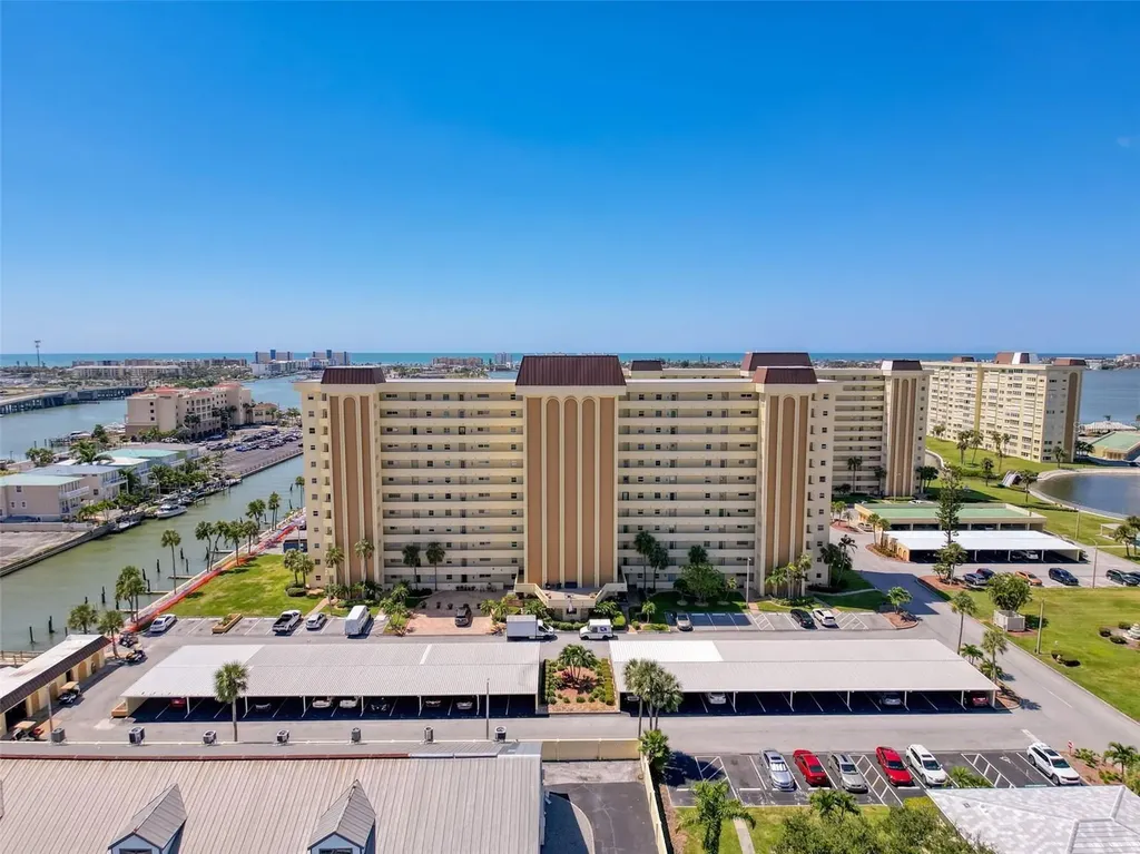 4550 Cove Circle St Petersburg FL 33708