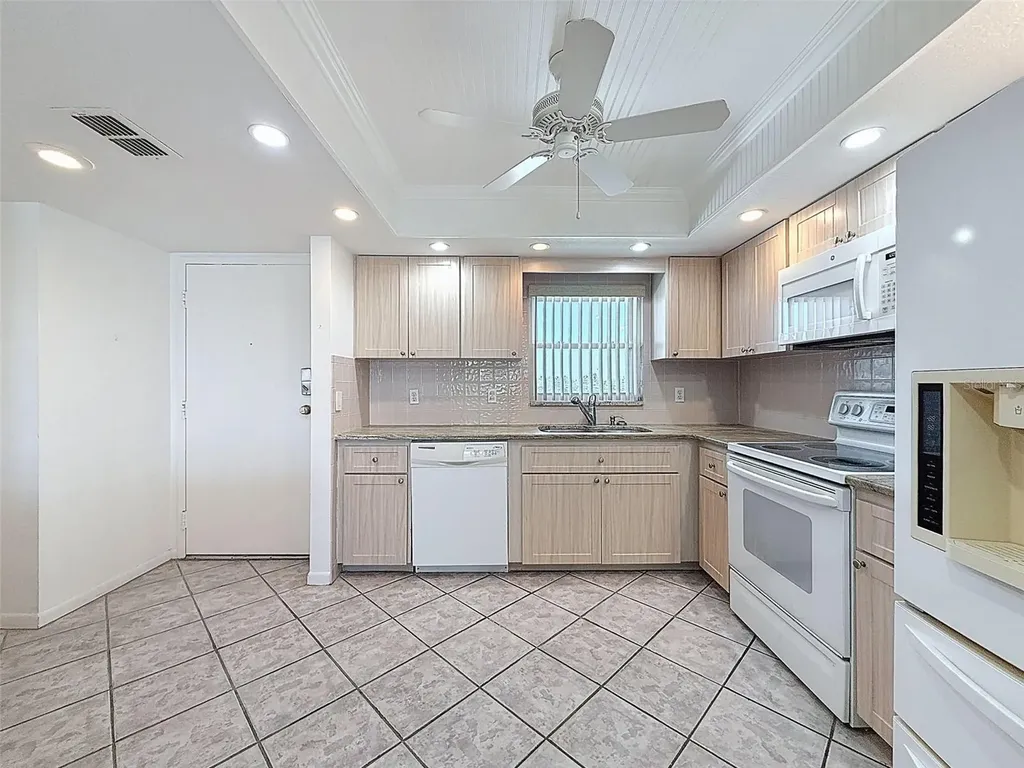 4550 Cove Circle St Petersburg FL 33708
