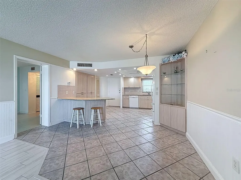 4550 Cove Circle St Petersburg FL 33708