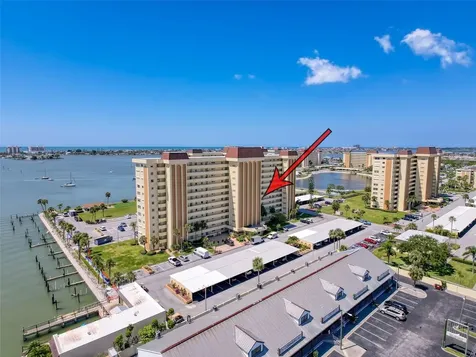 4550 Cove Circle St Petersburg FL 33708