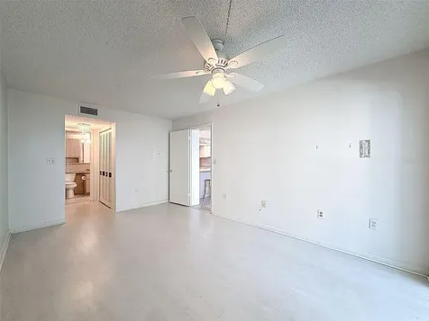 4550 Cove Circle St Petersburg FL 33708