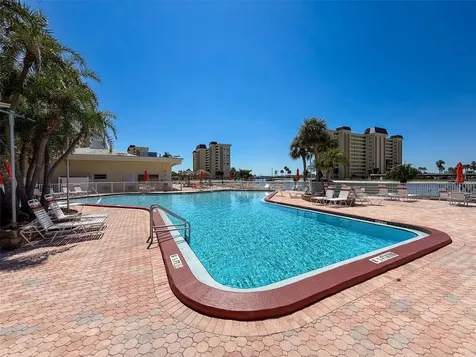 4550 Cove Circle St Petersburg FL 33708