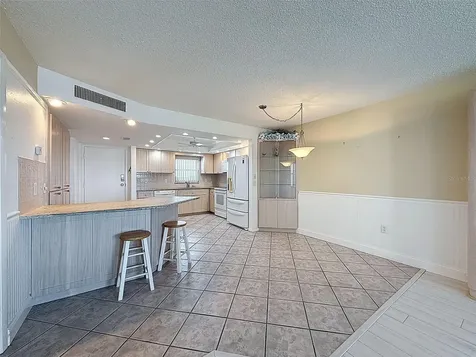 4550 Cove Circle St Petersburg FL 33708