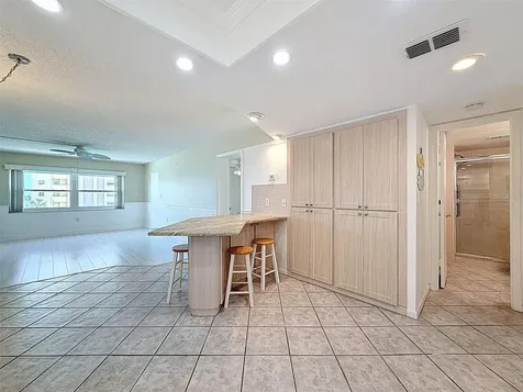 4550 Cove Circle St Petersburg FL 33708