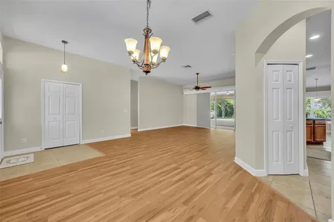 8923 Bridgeport Bay Circle Mount Dora FL 32757