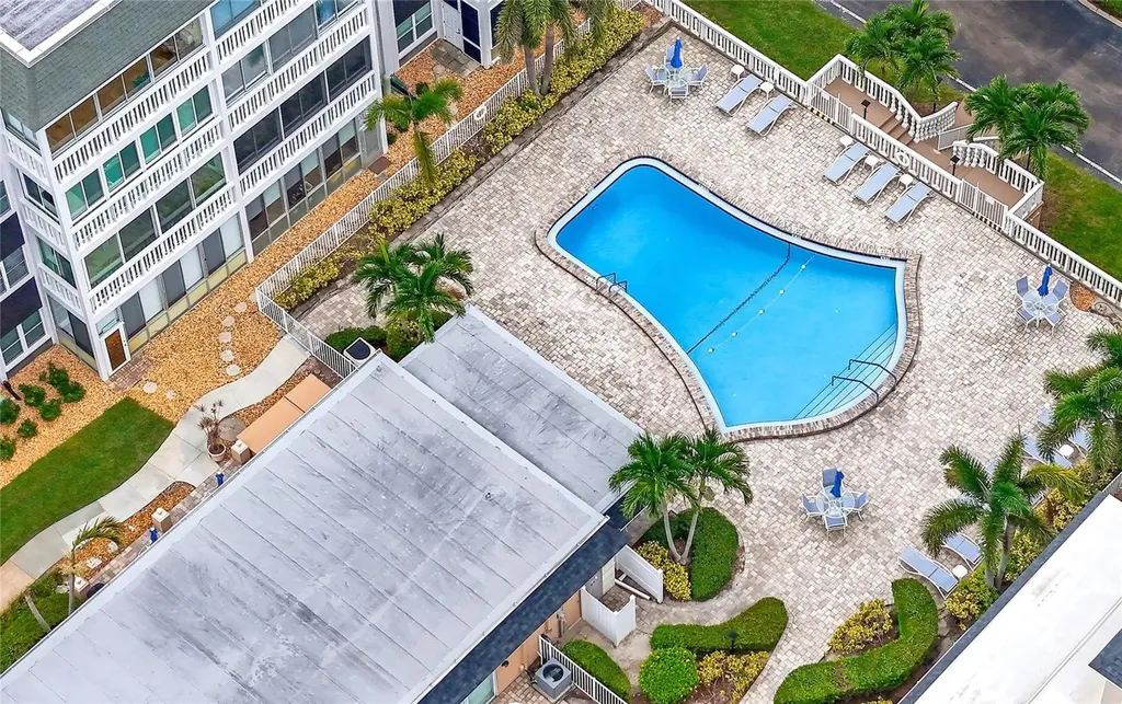 131 Bluff View Drive Belleair Bluffs FL 33770