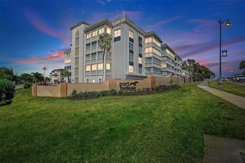 131 Bluff View Drive Belleair Bluffs FL 33770