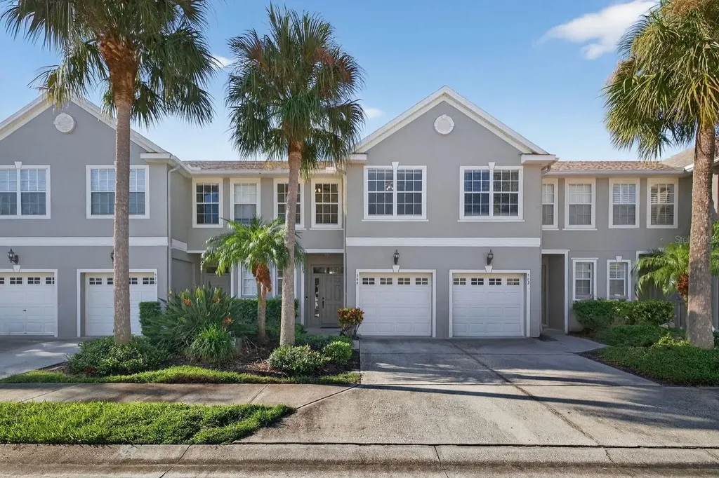 566 Vallance Way NE St Petersburg FL 33716