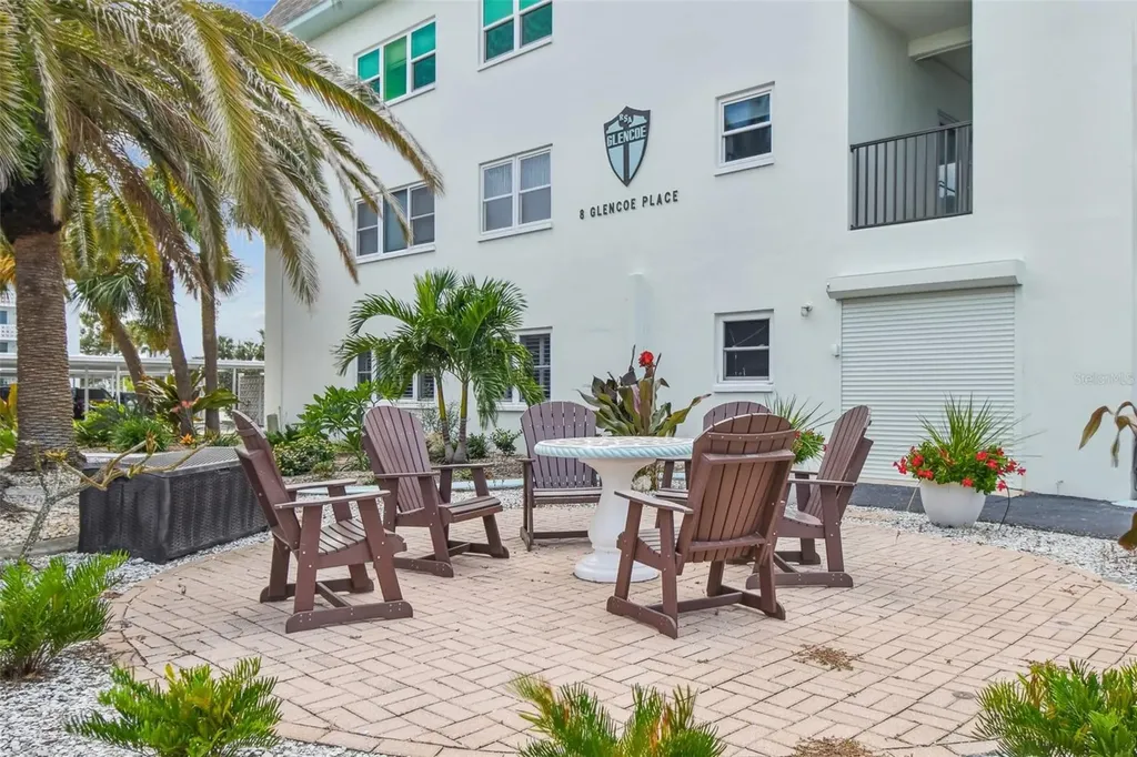 8 Glencoe Place Dunedin FL 34698