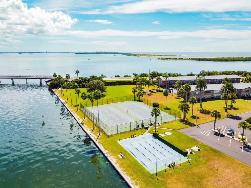 8 Glencoe Place Dunedin FL 34698