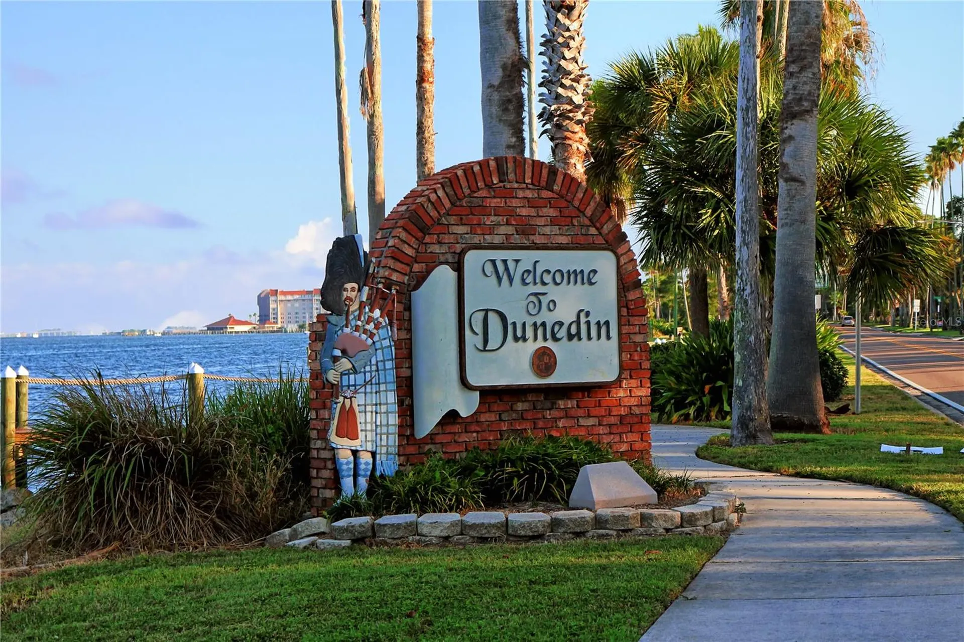 8 Glencoe Place Dunedin FL 34698