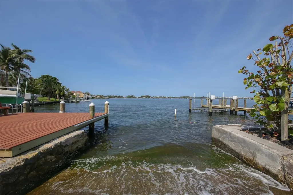 7413 Starfish Drive Sarasota FL 34231