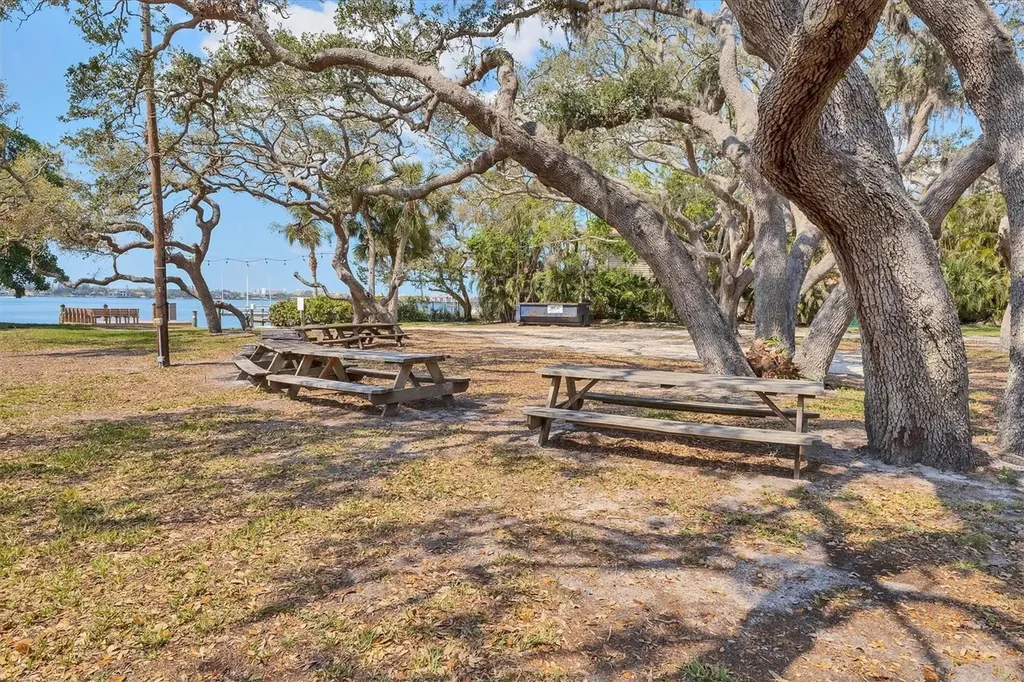 7413 Starfish Drive Sarasota FL 34231