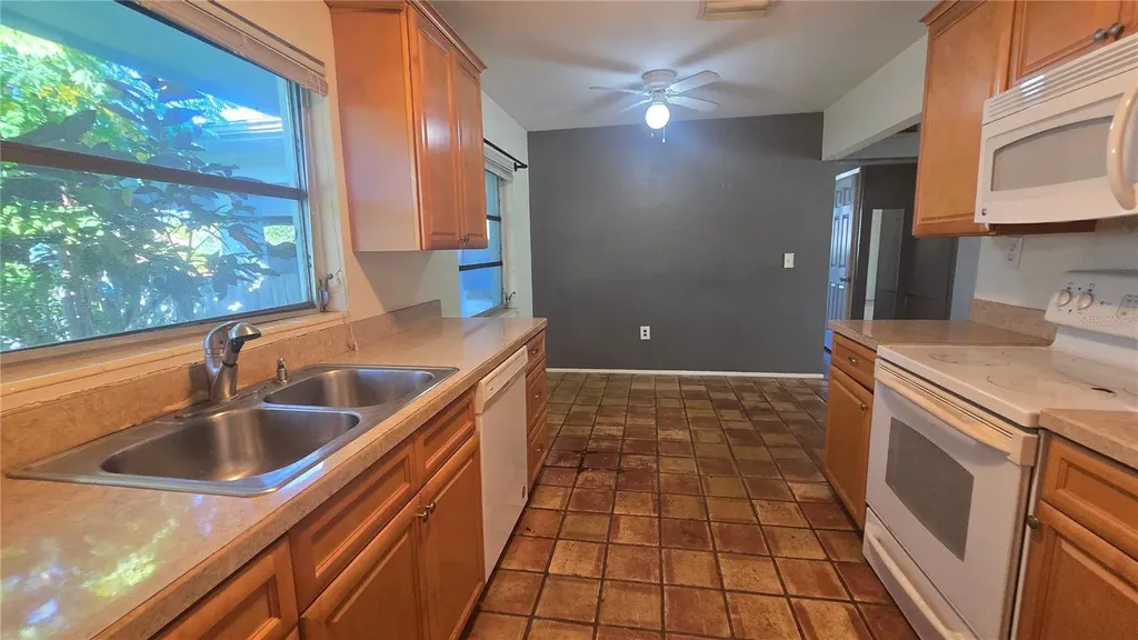 7413 Starfish Drive Sarasota FL 34231