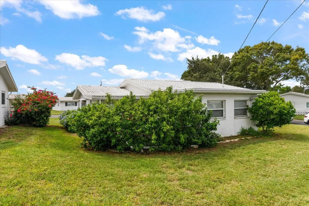14023 94th Place Seminole FL 33776