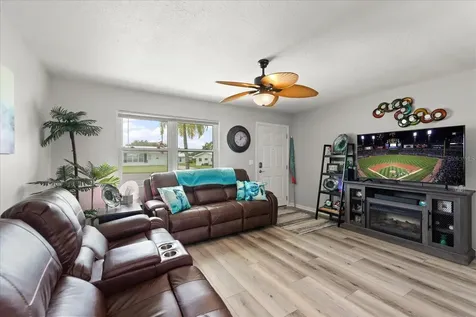 14023 94th Place Seminole FL 33776