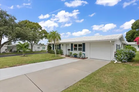 14023 94th Place Seminole FL 33776