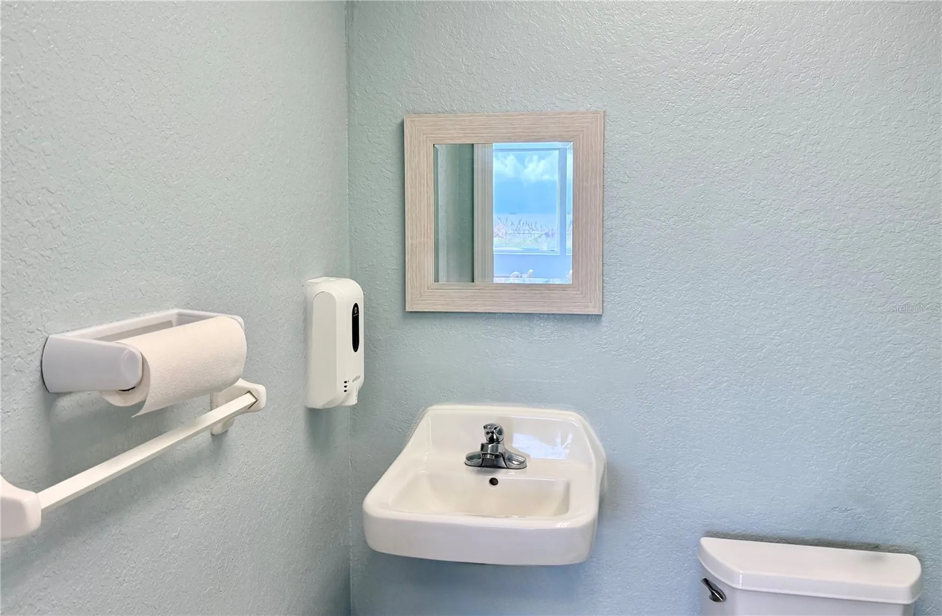 423 S Atlantic Avenue New Smyrna Beach FL 32169