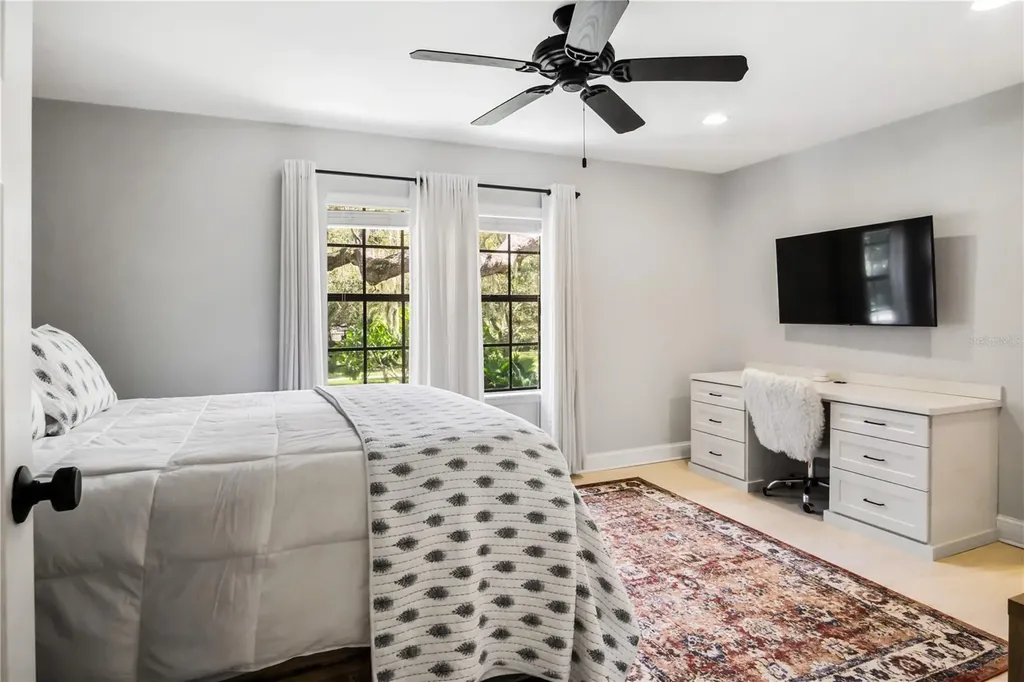 1515 Bayshore Boulevard Dunedin FL 34698