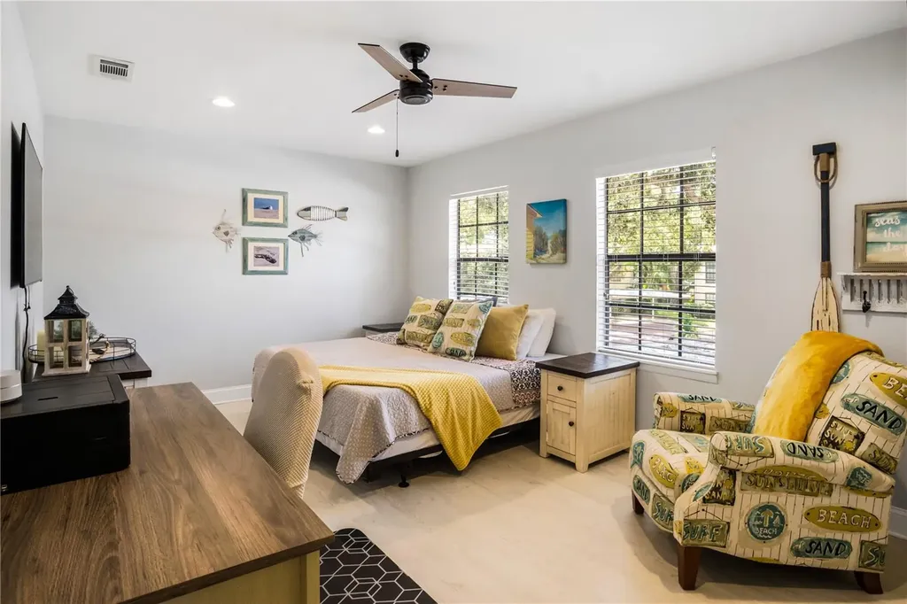 1515 Bayshore Boulevard Dunedin FL 34698