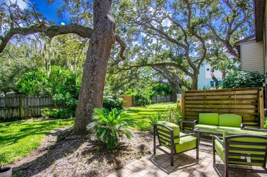 1515 Bayshore Boulevard Dunedin FL 34698