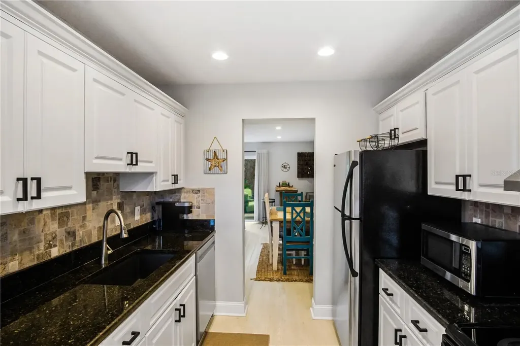 1515 Bayshore Boulevard Dunedin FL 34698