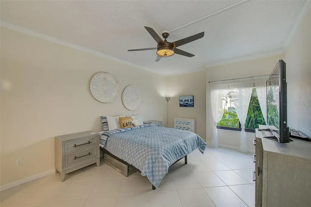 557 Pinellas Bayway S St Petersburg FL 33715