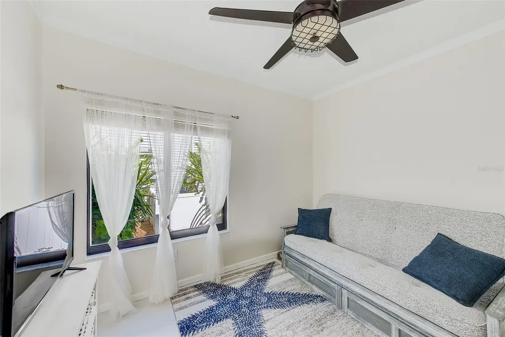 557 Pinellas Bayway S St Petersburg FL 33715
