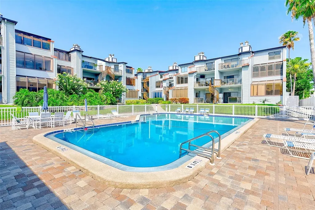 557 Pinellas Bayway S St Petersburg FL 33715