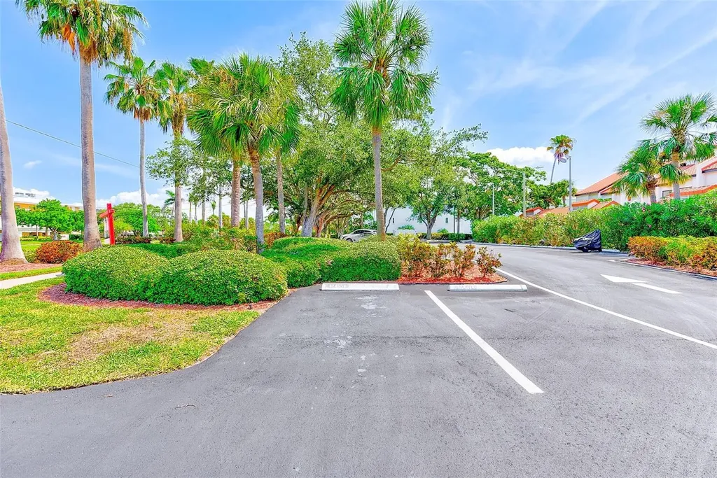 557 Pinellas Bayway S St Petersburg FL 33715