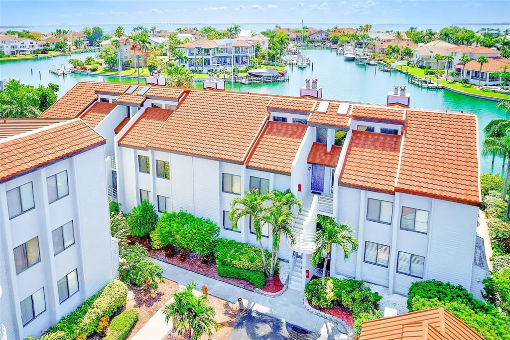 557 Pinellas Bayway S St Petersburg FL 33715