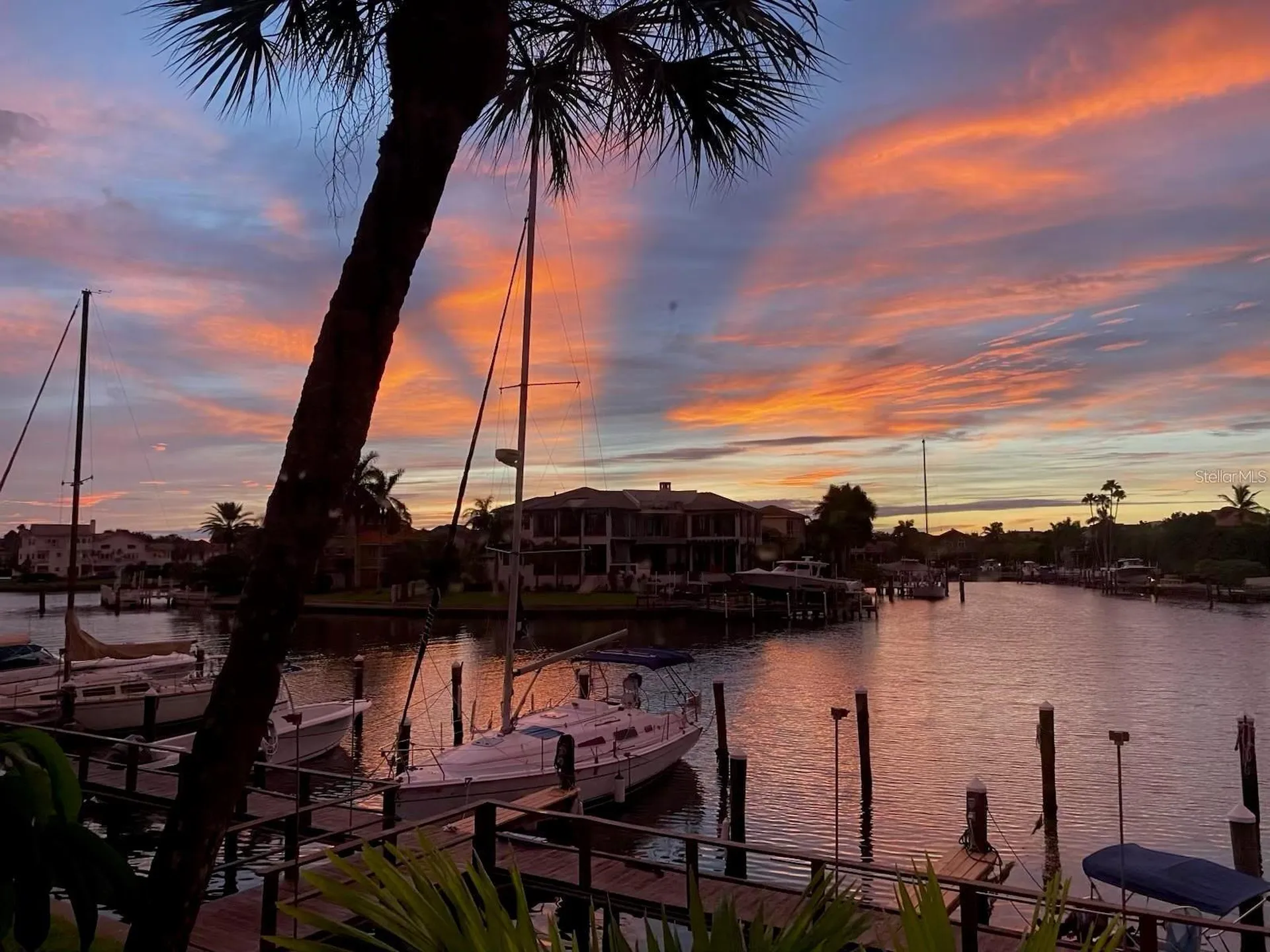 557 Pinellas Bayway S St Petersburg FL 33715