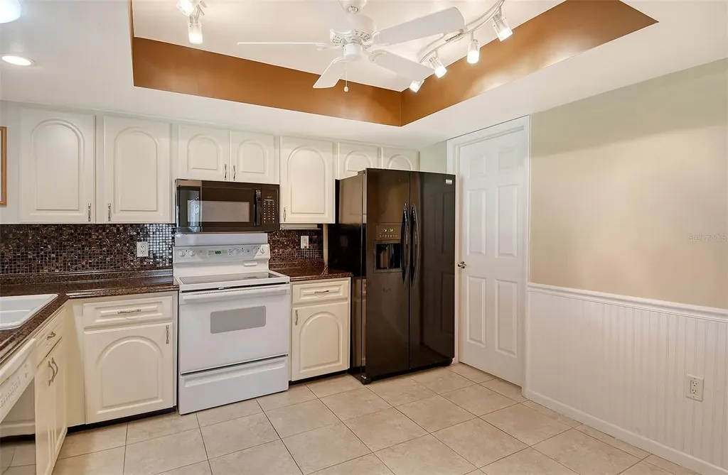 5609 Evergreen Drive Sarasota FL 34233