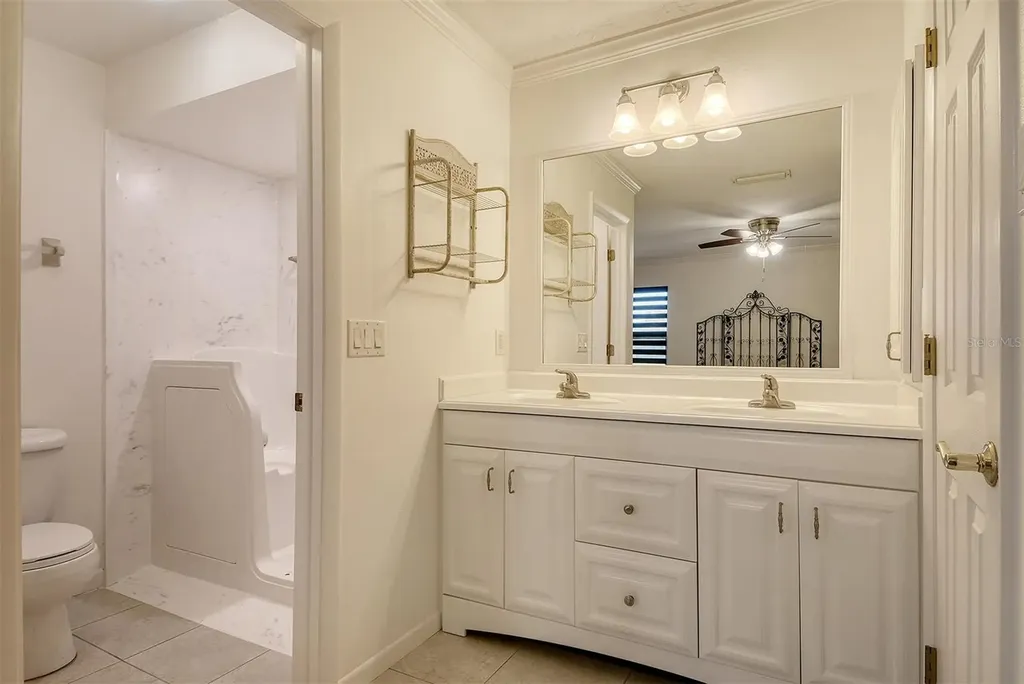 5609 Evergreen Drive Sarasota FL 34233