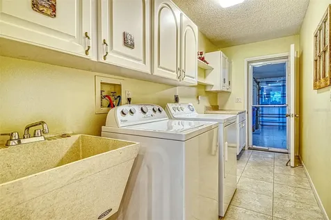 5609 Evergreen Drive Sarasota FL 34233