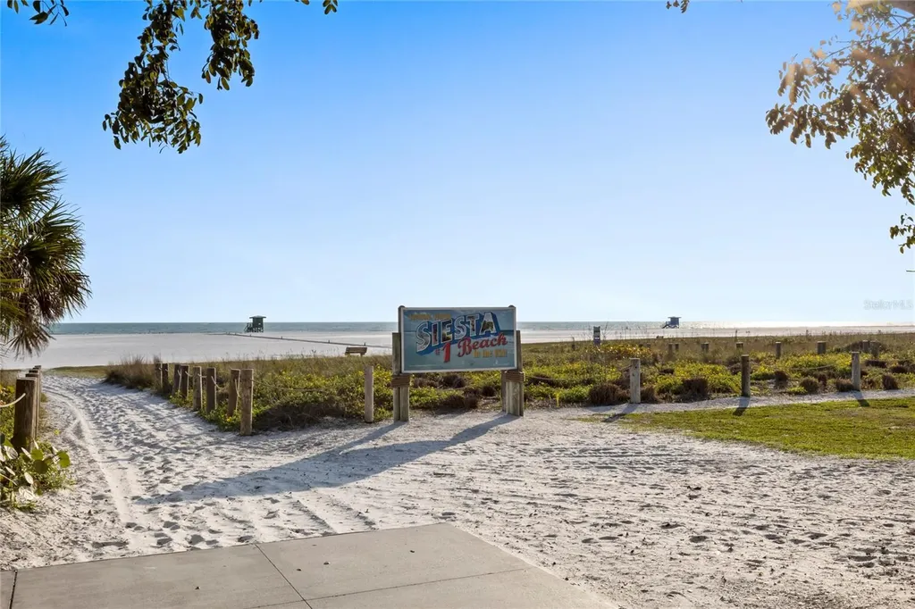 7845 Pine Trace Drive Sarasota FL 34243