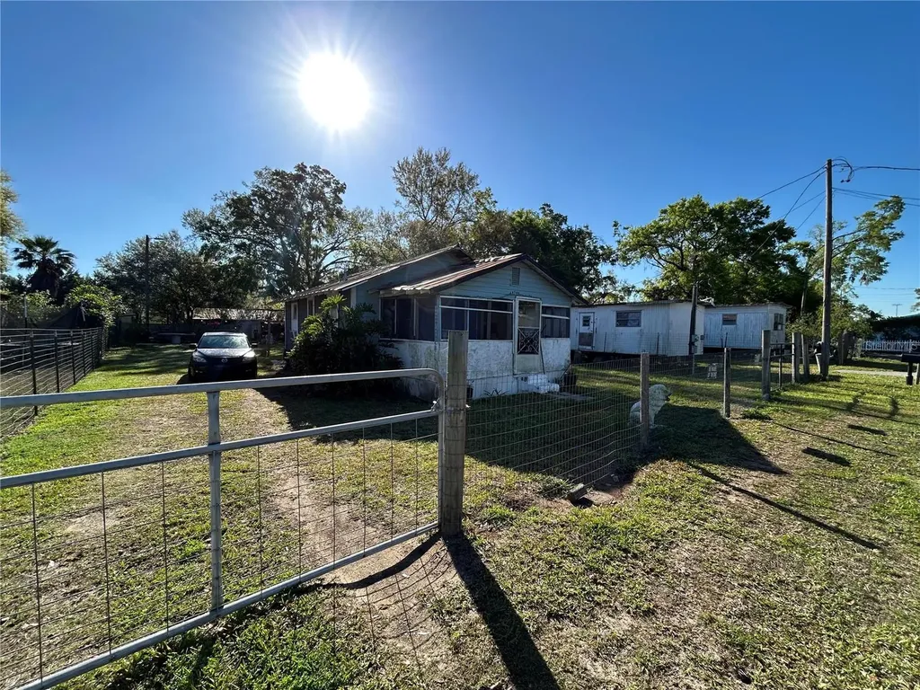 14740 Porter Street Dade City FL 33523