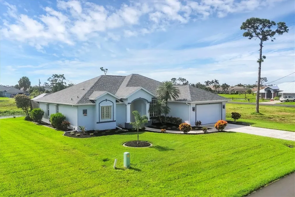 39 Medalist Circle Rotonda West FL 33947