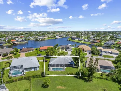 1002 SE 17th Street Cape Coral FL 33990