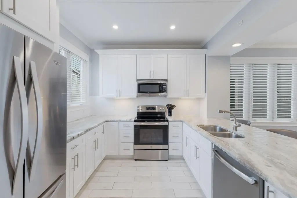 847 Evergreen Way Longboat Key FL 34228
