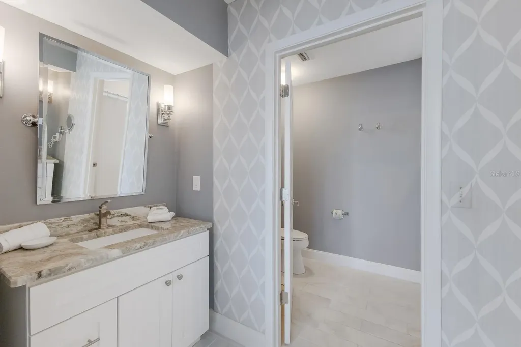 847 Evergreen Way Longboat Key FL 34228