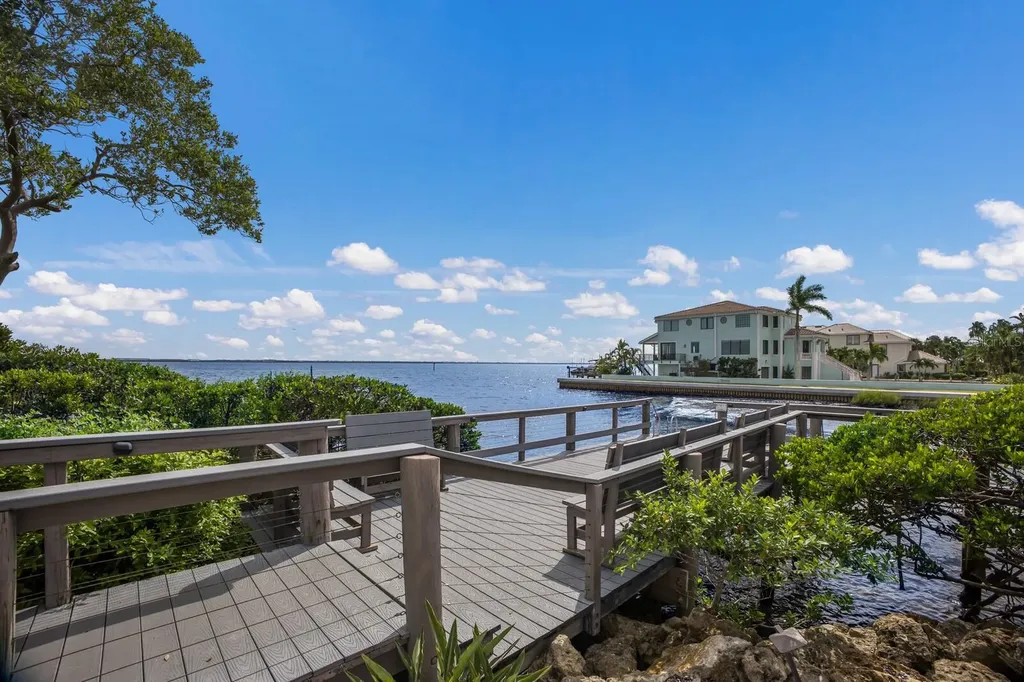 847 Evergreen Way Longboat Key FL 34228