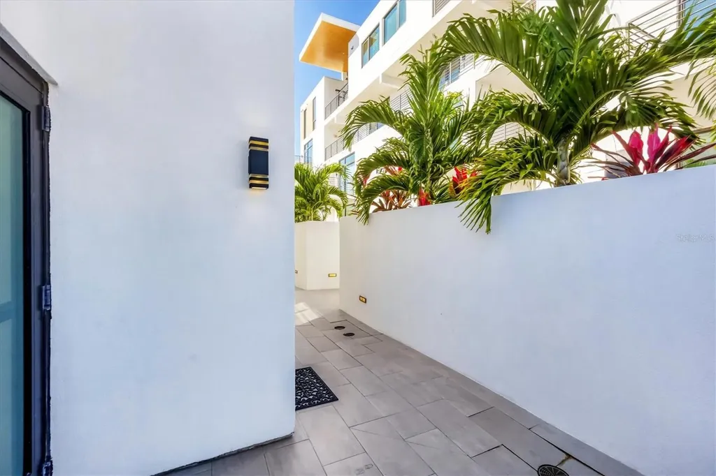 1558 4th Street Sarasota FL 34236