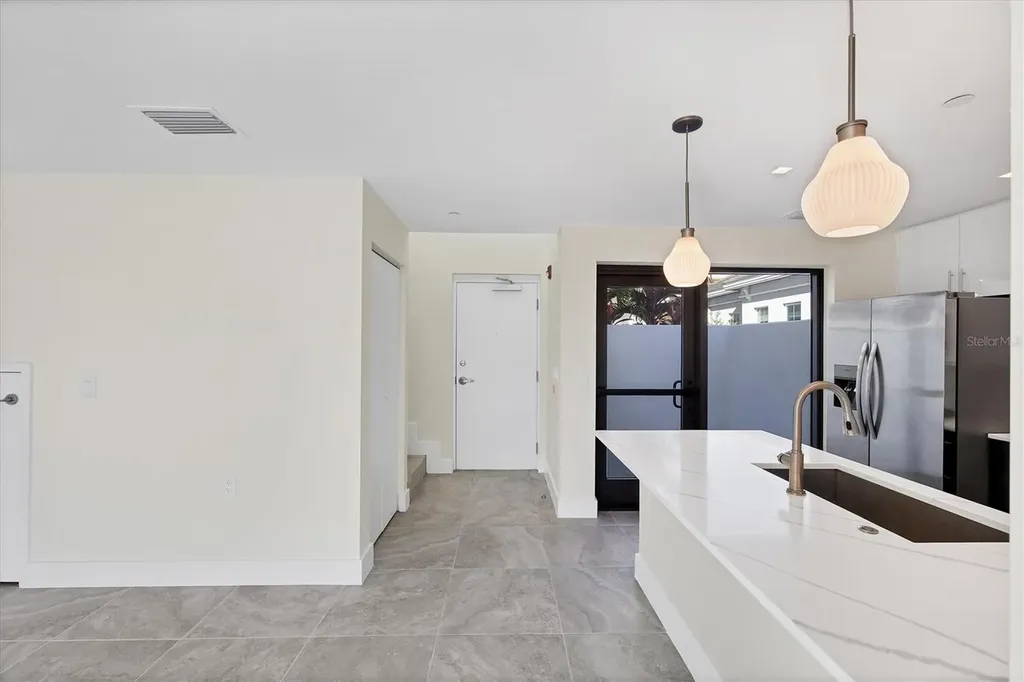 1558 4th Street Sarasota FL 34236