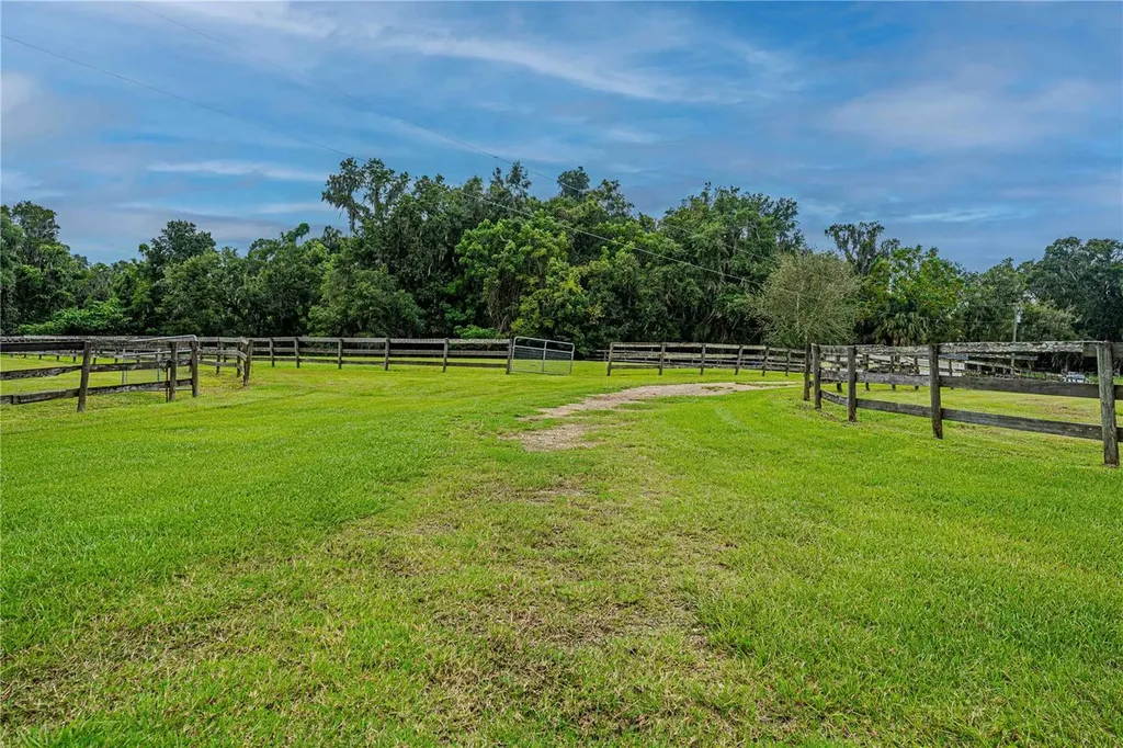 12615 NW Gainesville Road Reddick FL 32686